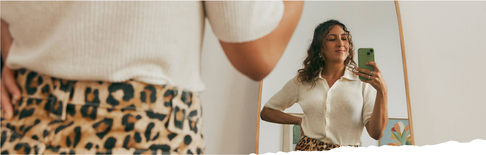 Personne se regardant dans le miroir